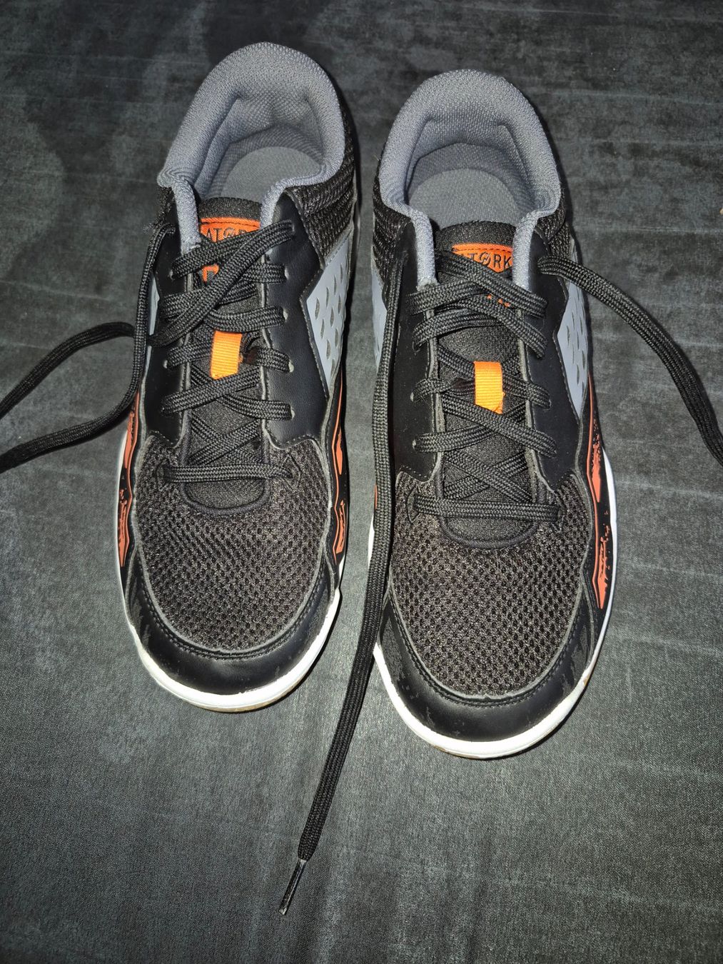 Scarpe per ragazzi: Hallenschuhe Gr.41 (40) – Usato da Samstagern venduto da 79mace21 1