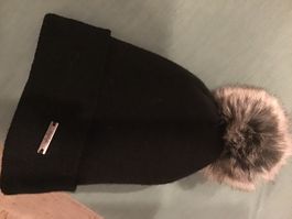 Mütze mit Fellpompon d/grau h/grau,
