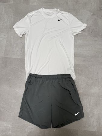 Sommerliche Kombo 3 - Sport T-Shirt & Kurze Sporthose (L)