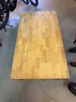 Massiver Couchtisch aus Holz ca. 130 × 73 cm