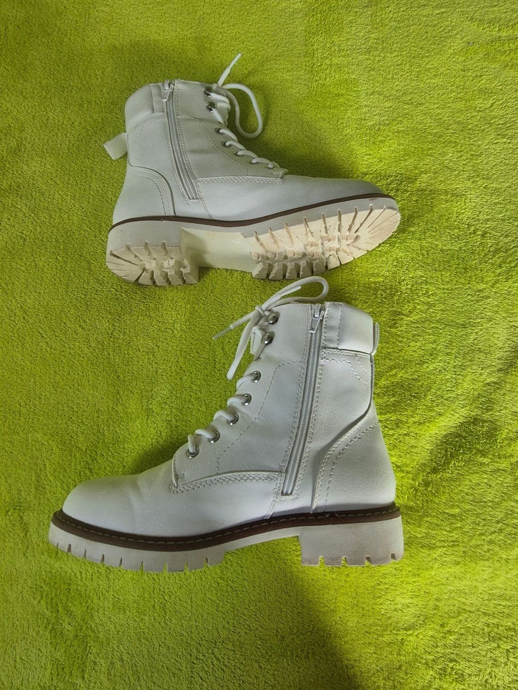 Scarpe da donna: Boots winterweiss, Grösse 39 – Usato da Winterberg ZH venduto da Gemini63 2