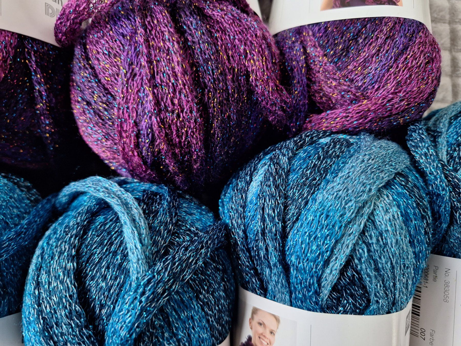 Lana: 900 GRAMM STRICKWOLLE – Nuovo (secondo la descrizione) da Huttwil venduto da Kunterbuntli 1