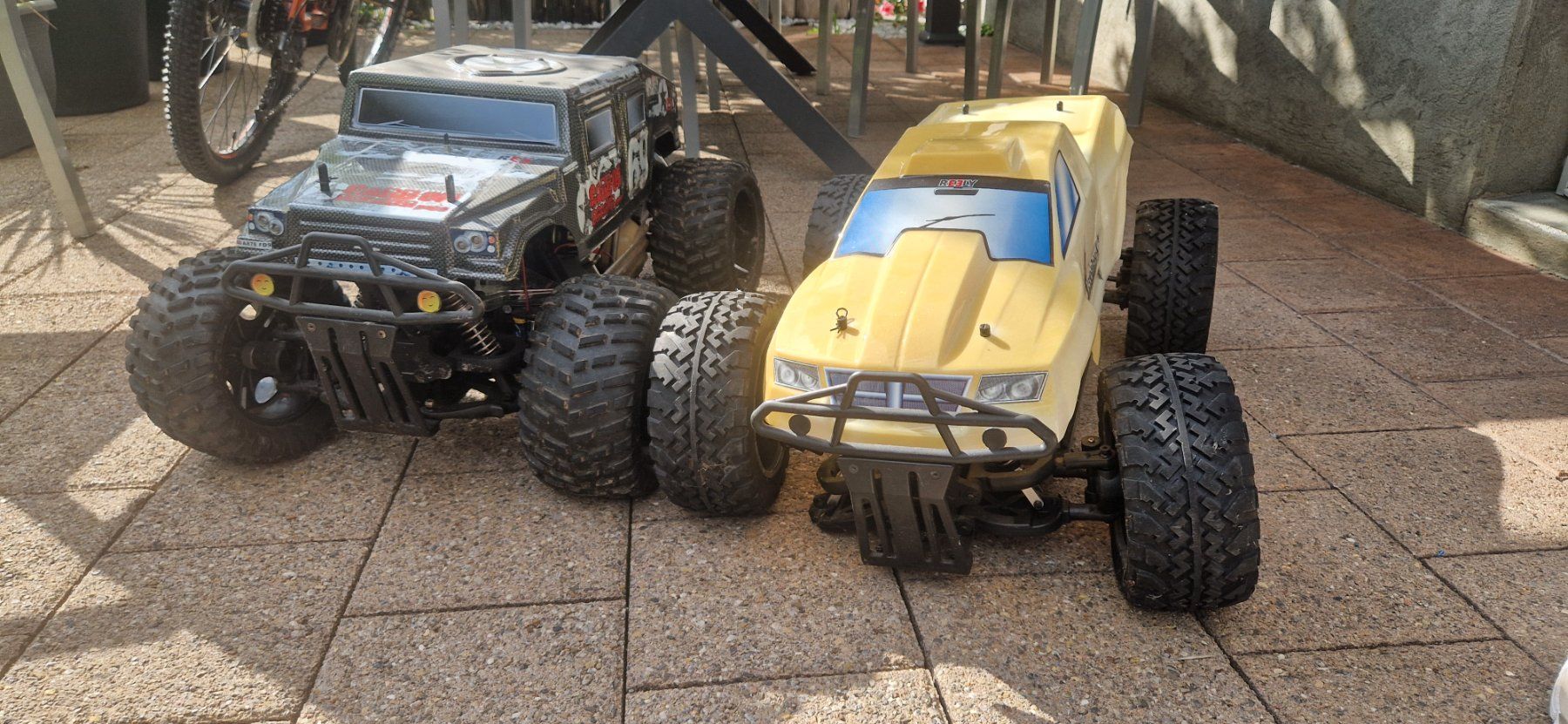 Modellismo RC: 2 X RC AUTOS 30 Cubik BENZIN – Usato da Ziegelbrücke venduto da arb_mvz9