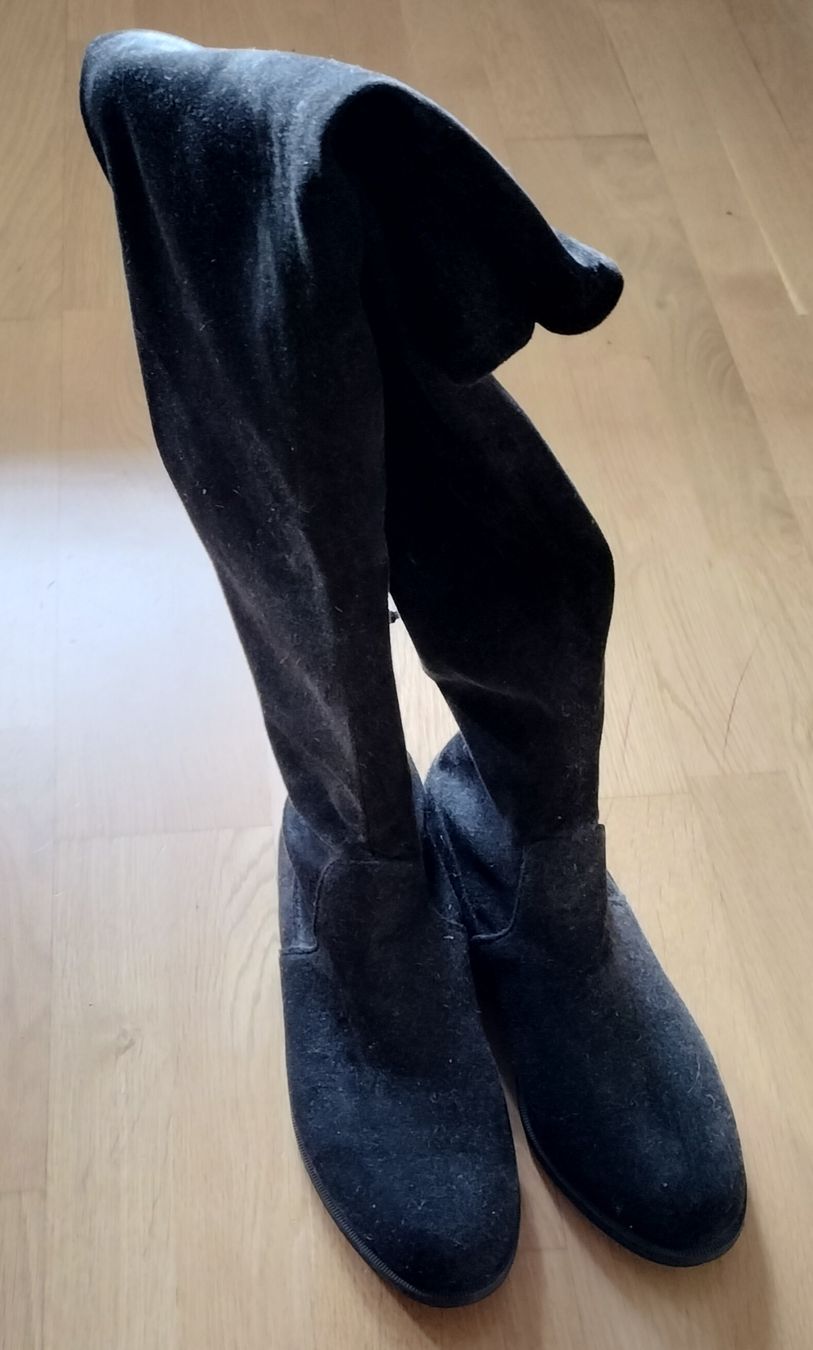 Scarpe da donna: Overknee-Stiefel 42/43 – Nuovo (secondo la descrizione) da Bern venduto da verateinilae