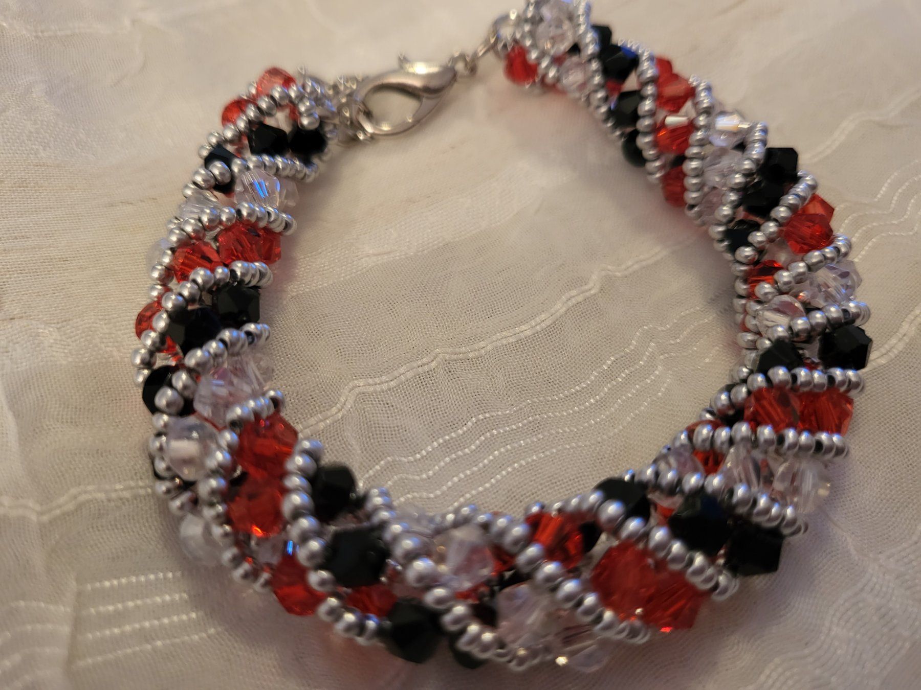 Bracciali & Braccialetti: Handgemachte Armkette aus Glasperlen – Nuovo e nell'imballaggio originale da Dietikon venduto da Eleda 1