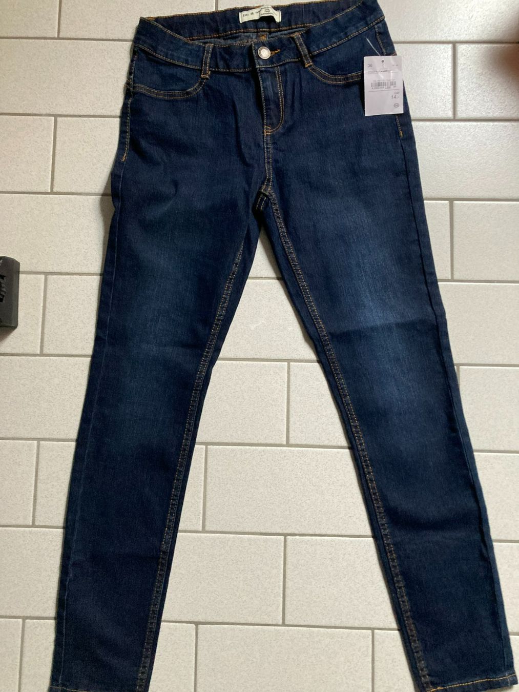 Jeans: Neue Jeans von C&A, Größe 36 – D'occasion à Lausanne 26 par anaxena