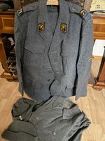 Uniform Schweizer Militär Mineur mit Wintermantel und Mützen