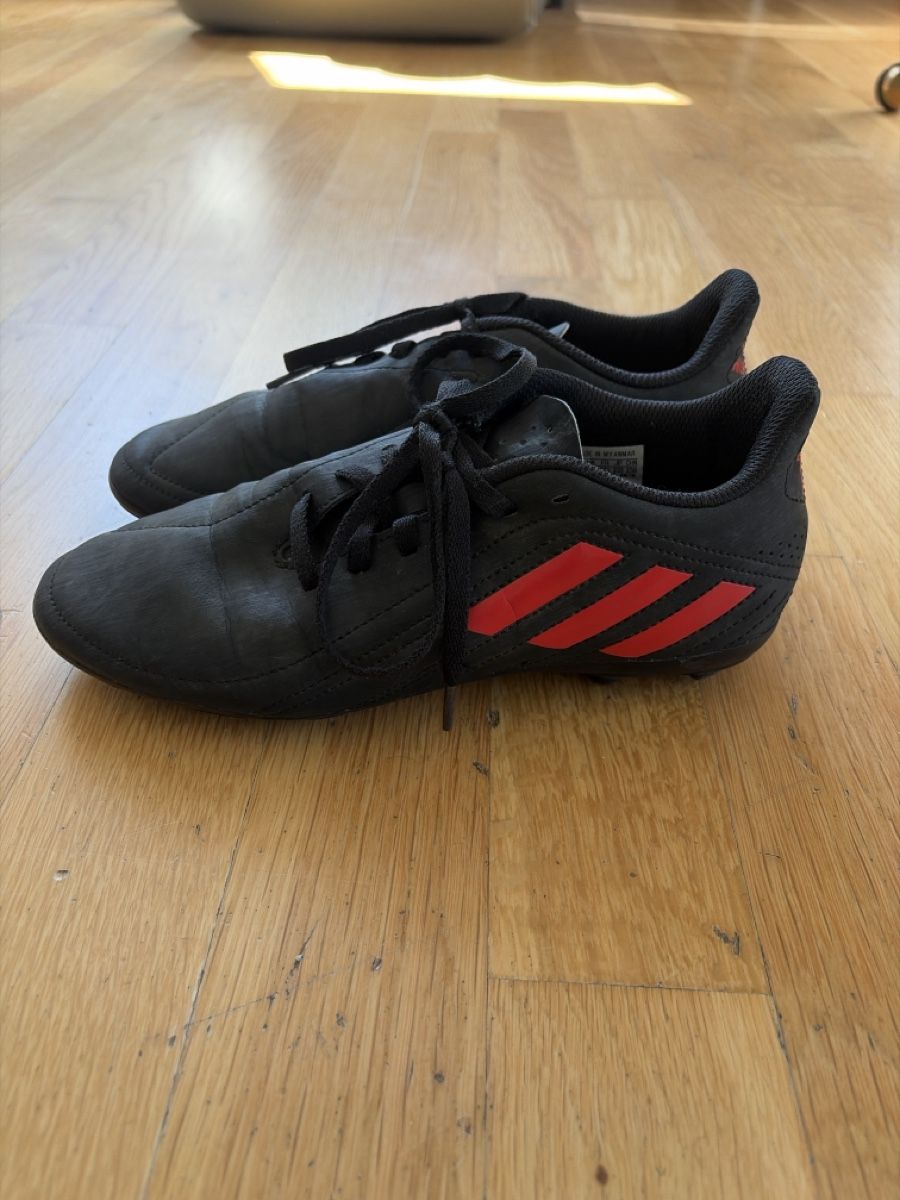 Chaussures garçon: Adidas – D'occasion à Gockhausen par Maria.Lemma.01