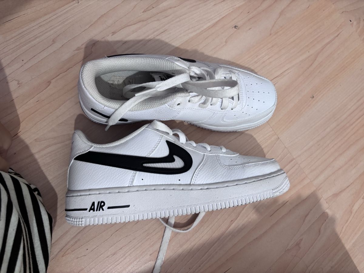 Nike Chaussures femmes: Air Force 1, Grösse 38 – D'occasion à Künten par Larafabienne02