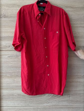 Chemise rouge