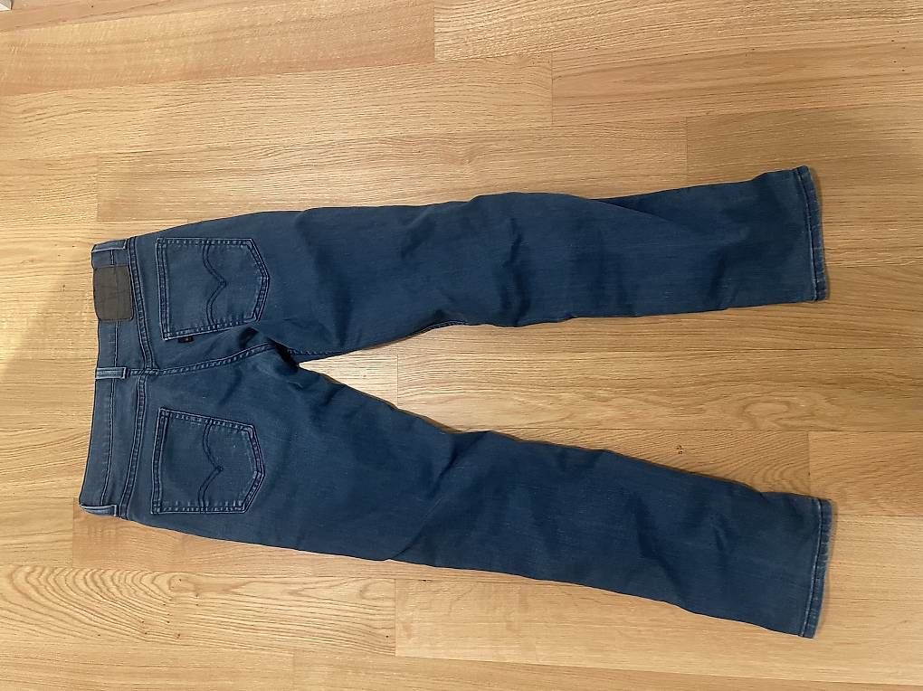 Jeans: Levis Jeans – Usato da Luzern venduto da 99v_5cmr 1