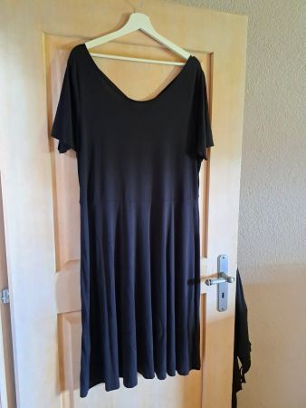 Schwarzes Sommerkleid von bonprix - Gr. 44/46