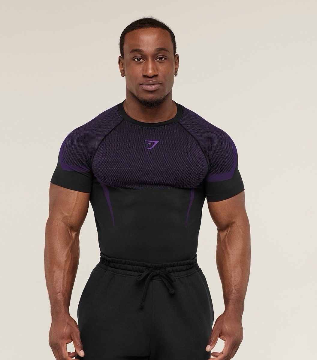 Gymshark T-shirt: Gymshark Onyx M – Nuovo (secondo la descrizione) da Zollikofen venduto da Vintageforyou