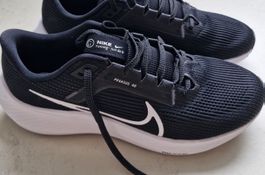 Nike Pegasus 40 Laufschuhe schwarz Grösse 40.5 neu
