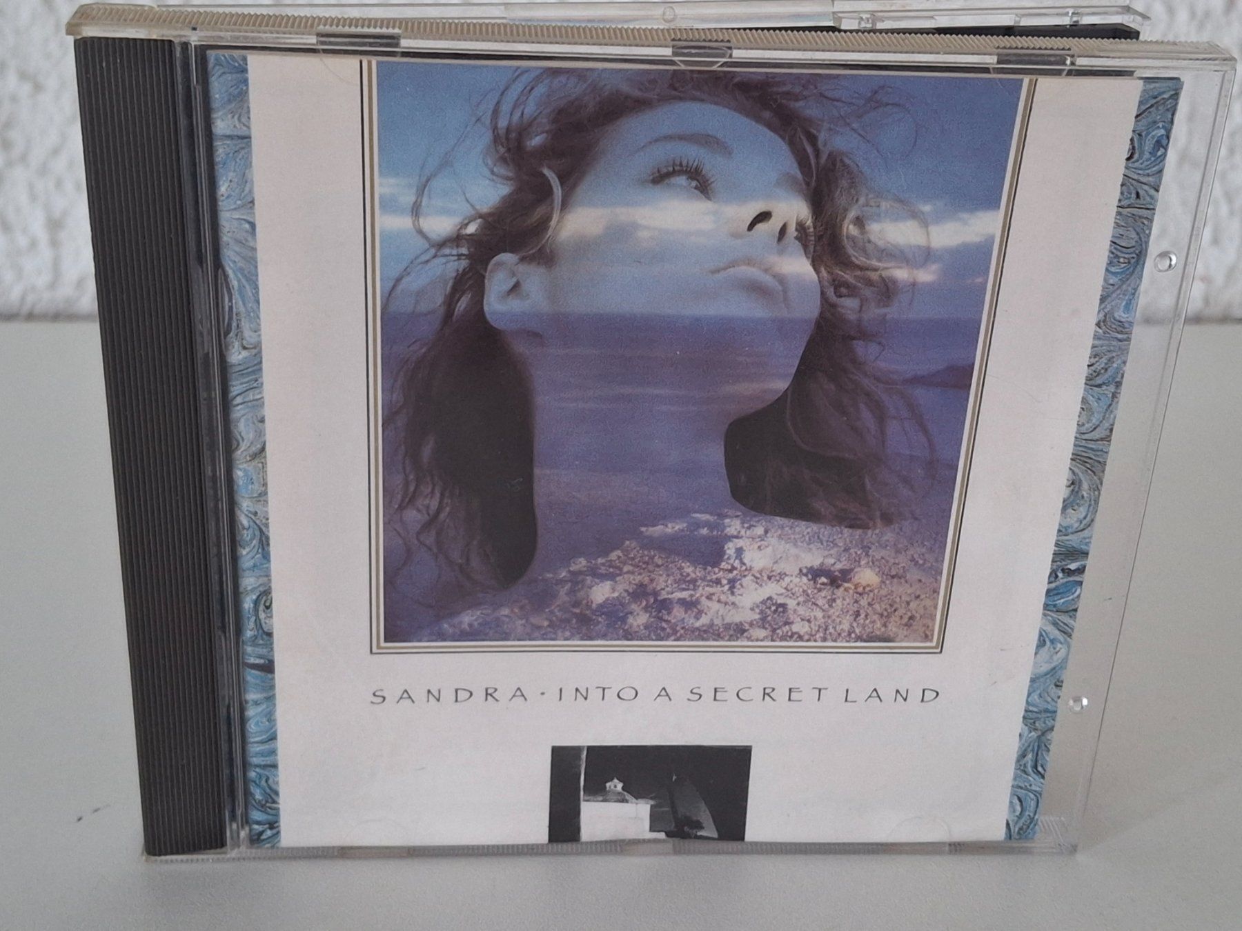 CDs: CD Sandra - Into a Secret Land – Gebraucht aus Aarberg von Jackup1