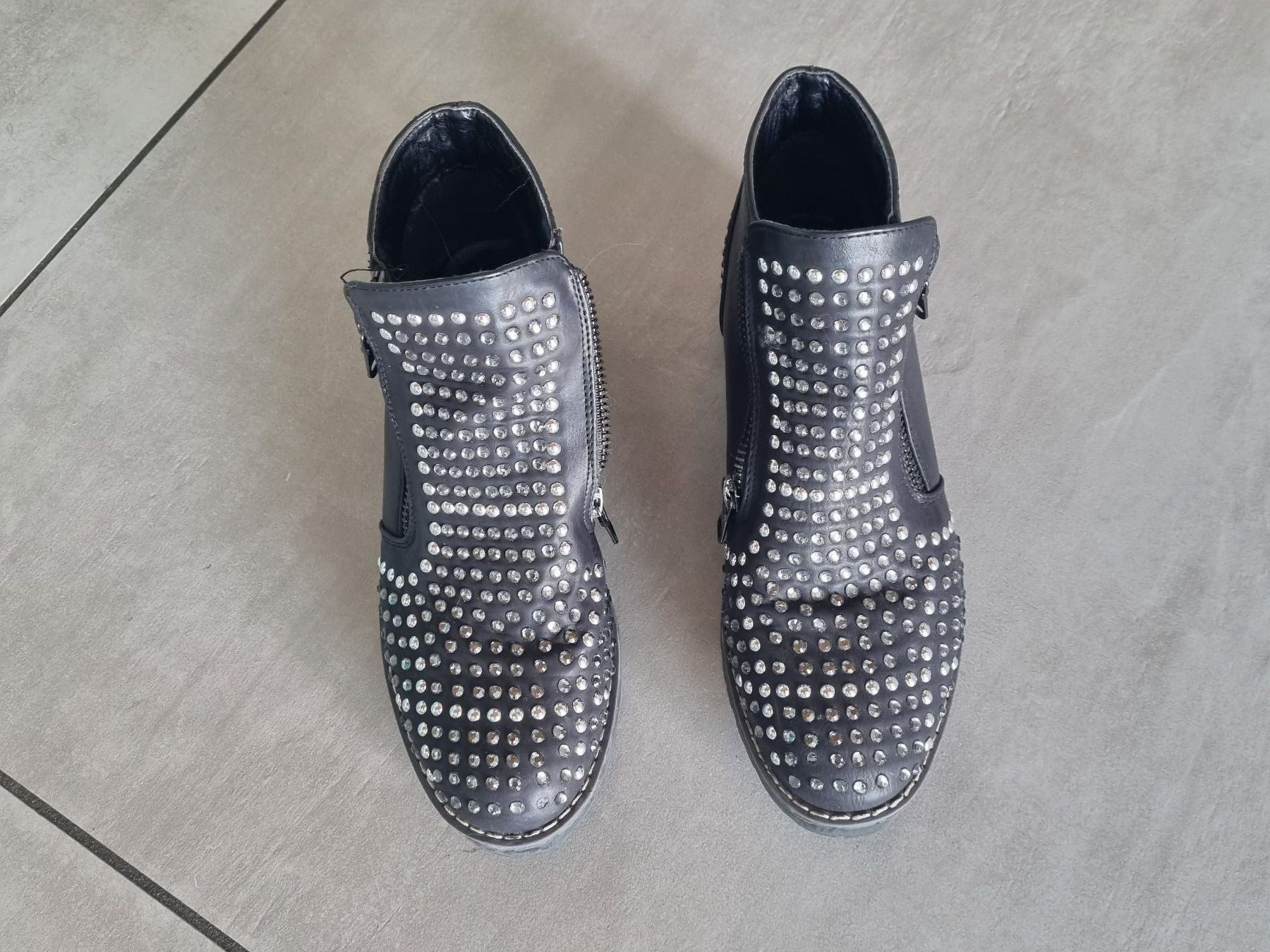 Scarpe per ragazze: Scarpe basse – Usato da Biasca venduto da Siosmart 1