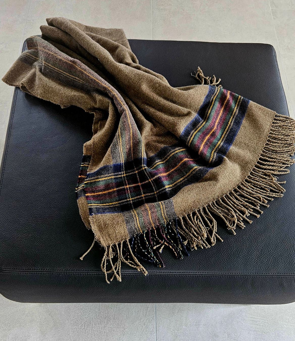 Foulard & Sciarpe: Neuer Schal Wolle – Usato da Volketswil venduto da lullu64 2