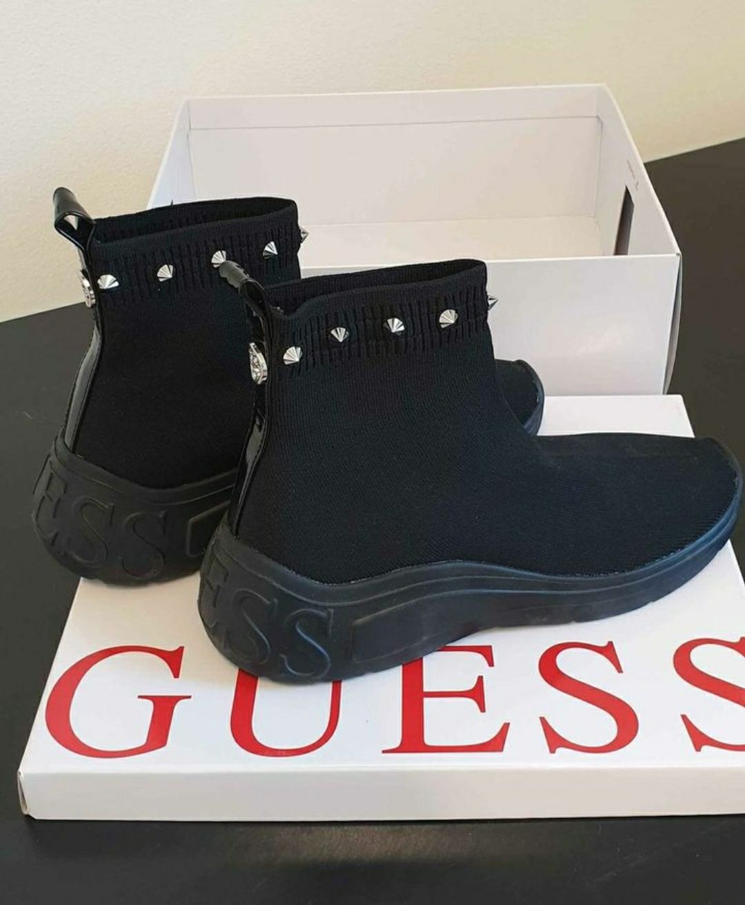 Guess Scarpe da donna: GUESS SNEAKER AUS STRICKGEWEBE – Nuovo (secondo la descrizione) da Kreuzlingen venduto da gogi3 1