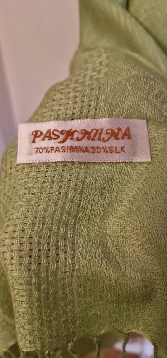 Foulard & Sciarpe: Edler Pashmina-Schal, hellgrün, neu – Usato da St. Gallen venduto da mania03 2
