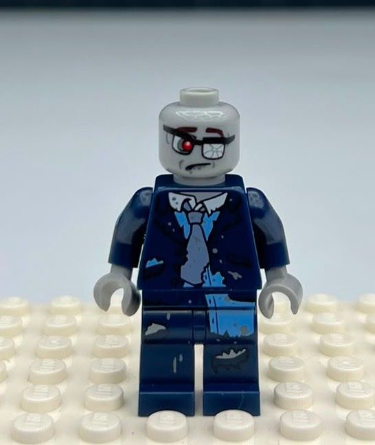 Lego Giocattoli: Lego Minifigur Zombie – Usato da birrhard venduto da Nosara7