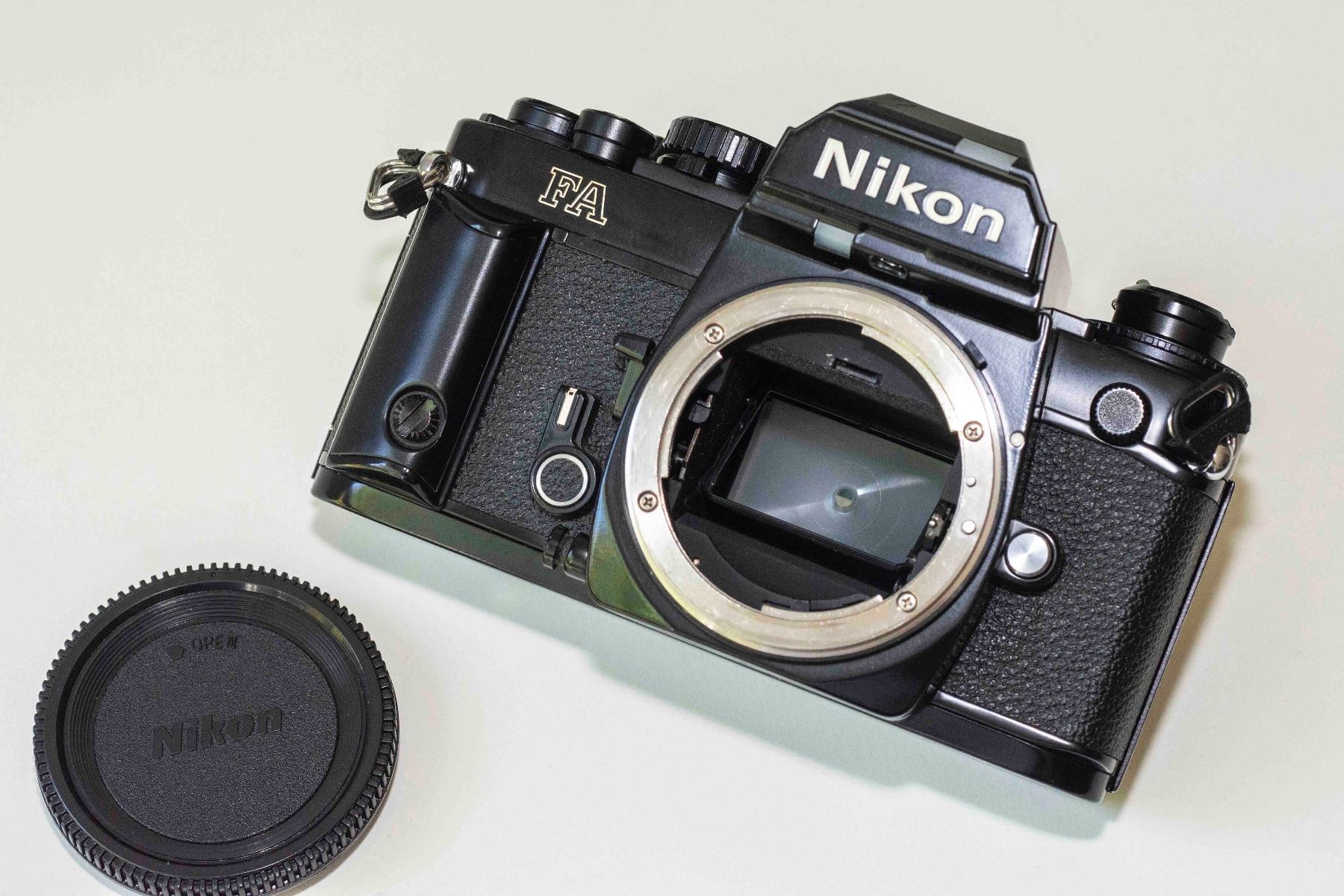 Nikon Fotocamera: Nikon FA Analogkamera - revidiert – Usato da Schwerzenbach venduto da floridan