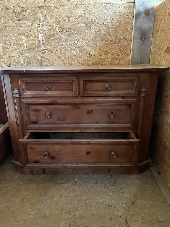 Lits: Schlafzimmer Möbelgarnitour – D'occasion à Pitasch par Haui0