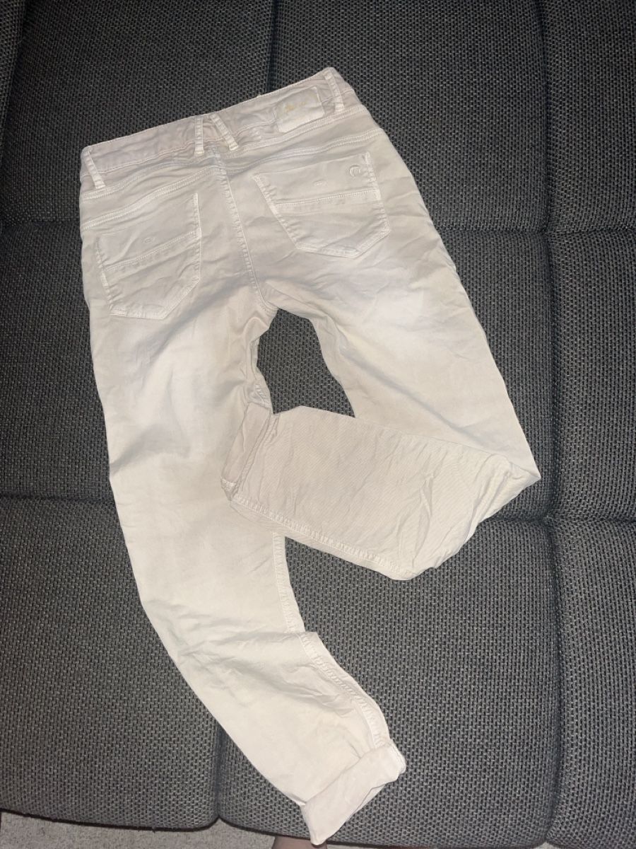 Jeans: Sommerliche Damenjeans, Gr. 30 beige – Nuovo (secondo la descrizione) da Urnäsch venduto da Schuerli 1