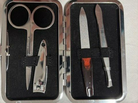 Künstliche Fingernägel: Nagelpflege Set, komplett, ungebraucht – Neu (gemäss Beschreibung) aus Basel von machplatz