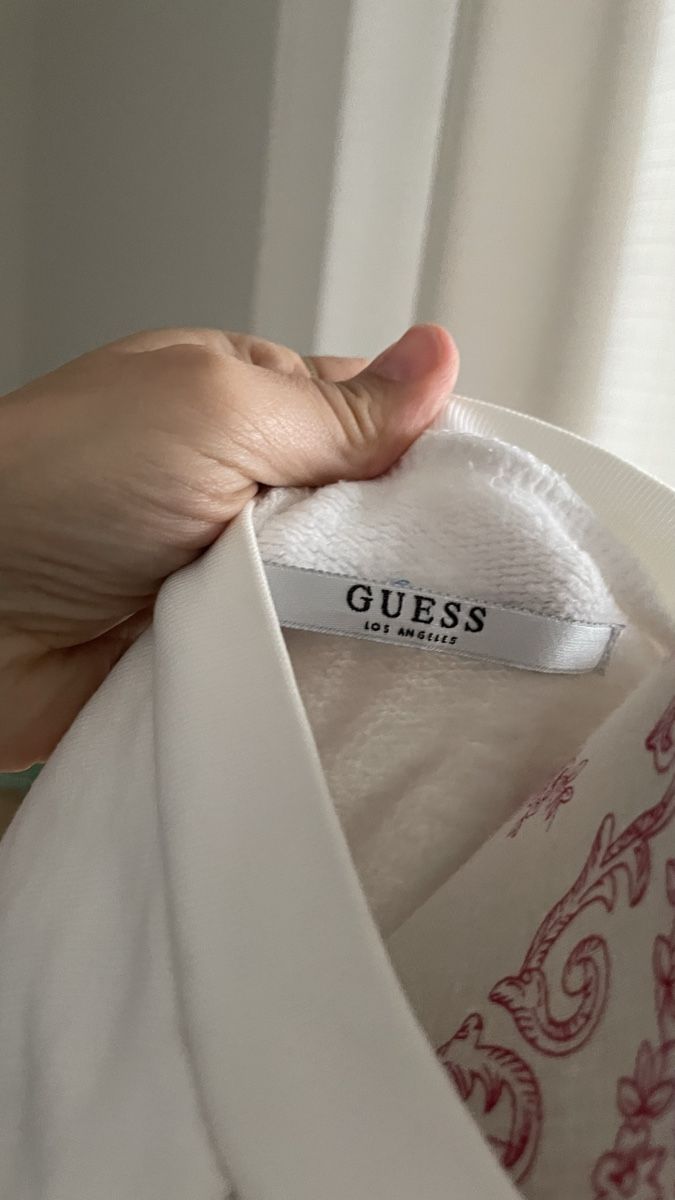 Guess Maglioni & Felpe: GUESS white sweater S/36 – Usato da Zürich venduto da Angela_Fashion_Lover 2