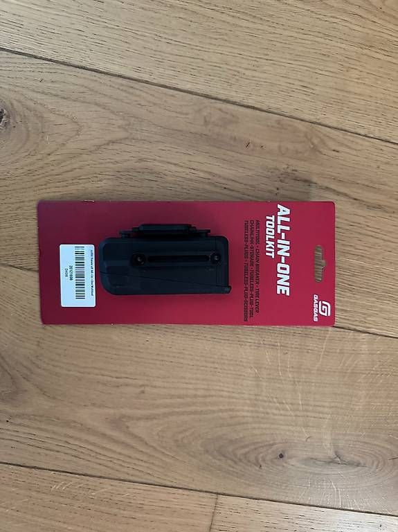Alle Werkzeuge: milKit Hassle'off Multitool DaySaver Essential8 Coworking5 – Neu und originalverpackt aus Horgen von peterp