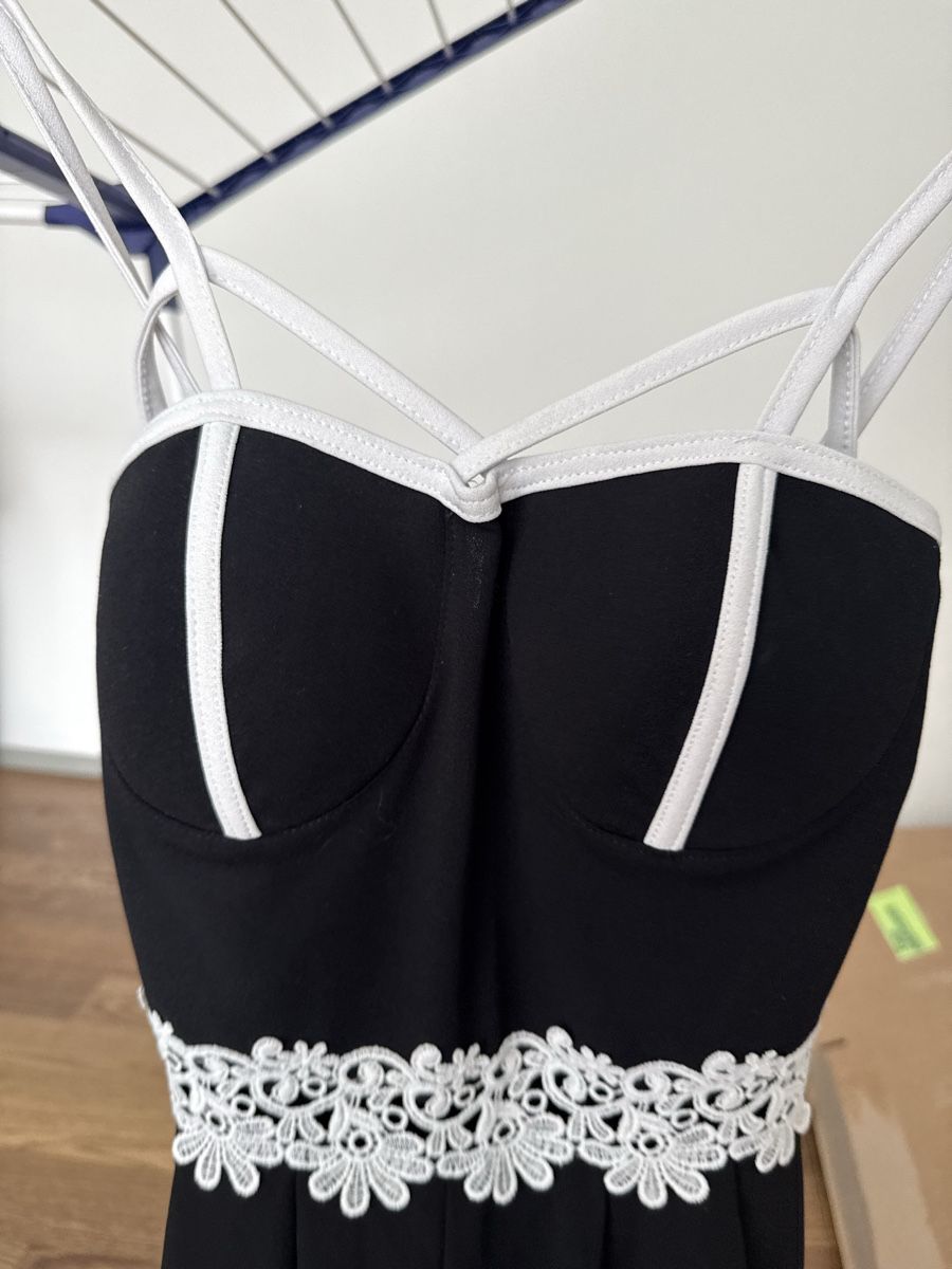 Kleider: Süsser Jumpsuit schwarz Grösse S/M – Gebraucht aus Zürich von bia_6kmj 2