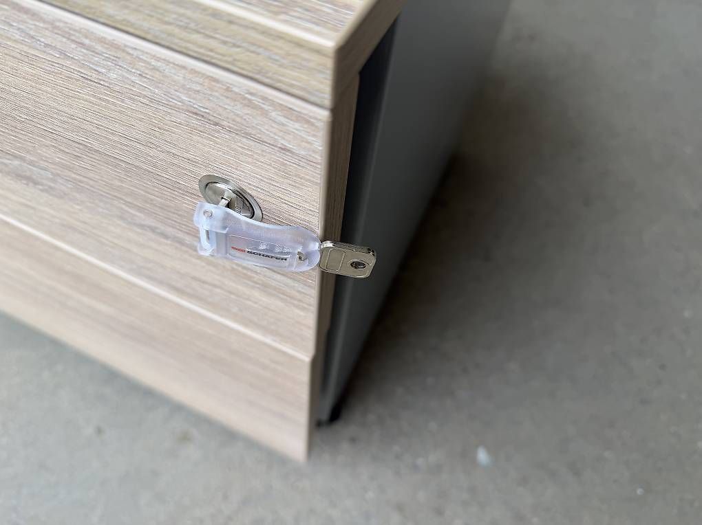 Eléments de bureau: neuer Rollcontainer, Stahl/Holz, 1 Schub, Eiche-Dekor – Neuf avec emballage d'origine à Necker par liq24 3
