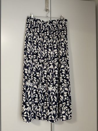 C&A Premium Plisseerock, Gr. 40, Top Zustand, Herbst