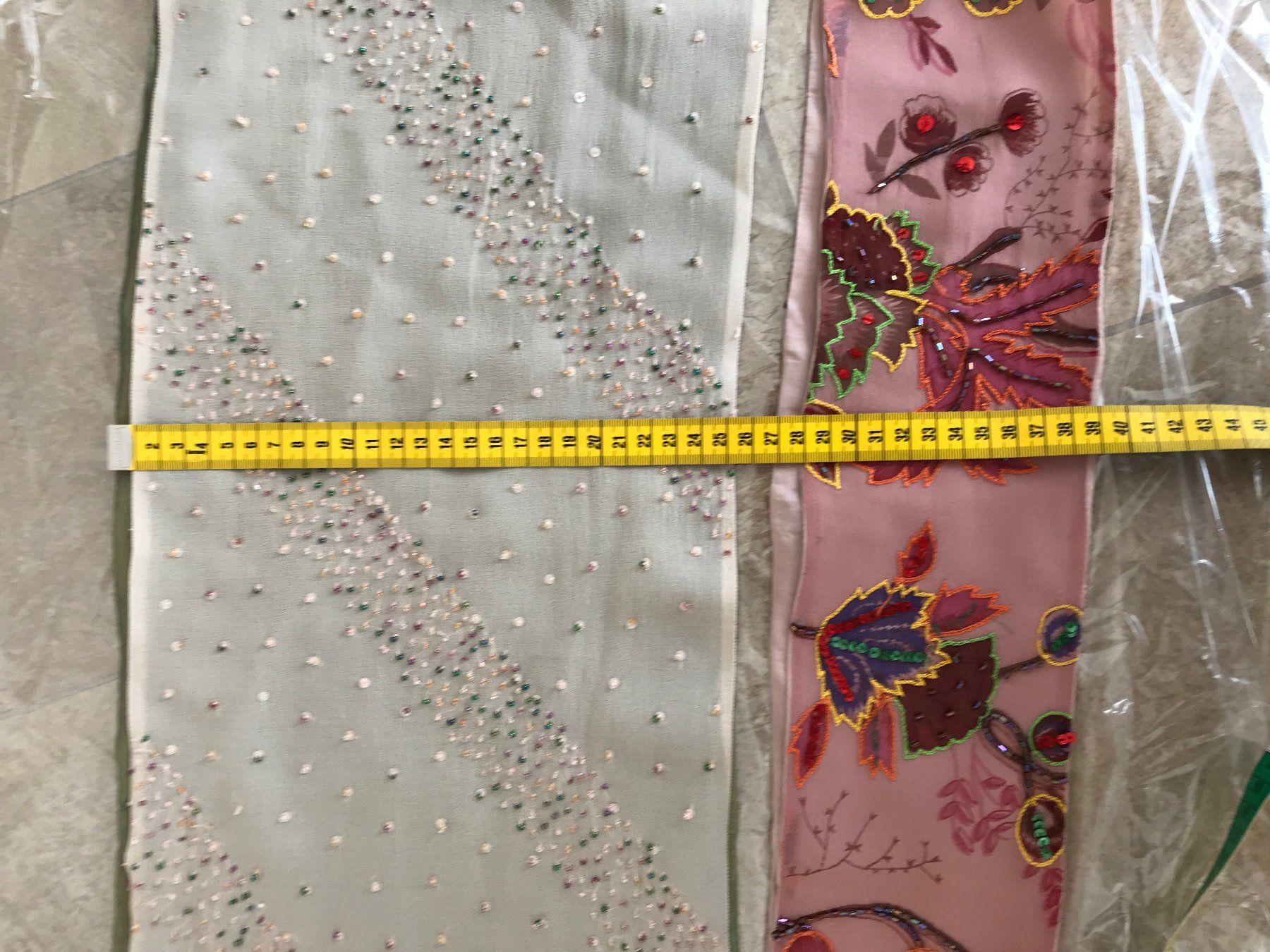 Foulards, Tücher & Schals: 2 handgemachte Foulards, Seide bestickt – Gebraucht aus Dübendorf von nerino03 5