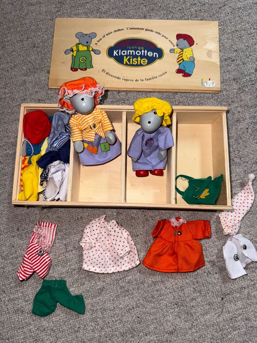 Bambole: Puppenspielzeug Mäuse mit Klamotten – Usato da Altendorf venduto da Jeshy15