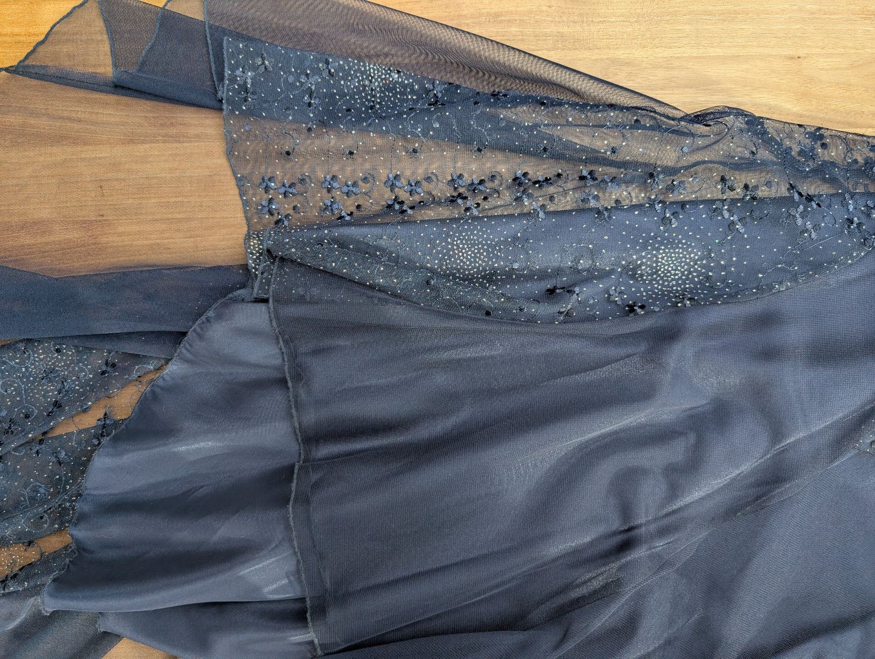 Vestiti: Elegantes Abendkleid Gr. 38 mit Glitzerapplikation – Usato da Igis venduto da Urs75 6