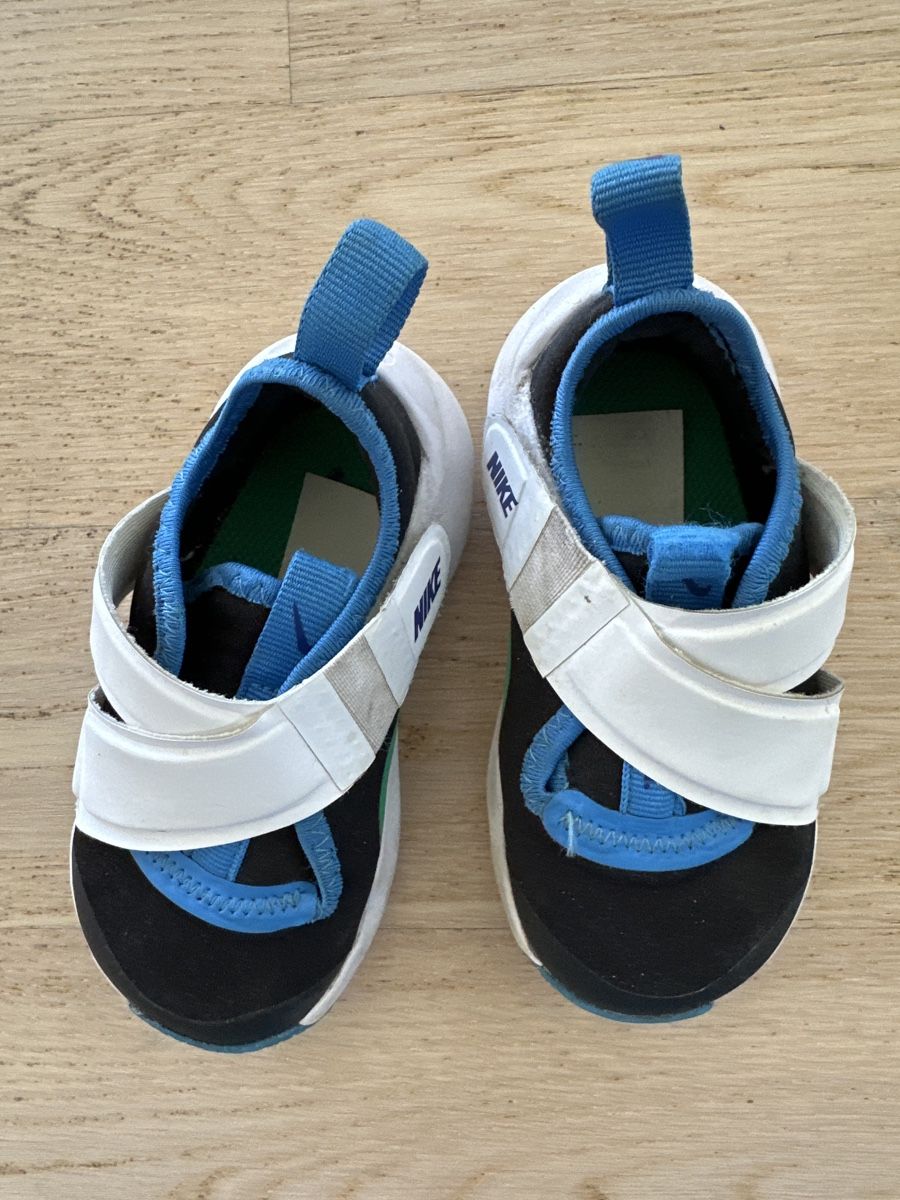 Nike Scarpe per ragazzi: Nike trainers Size 22; Kinderschuhe – Usato da Baden venduto da petyabab 2