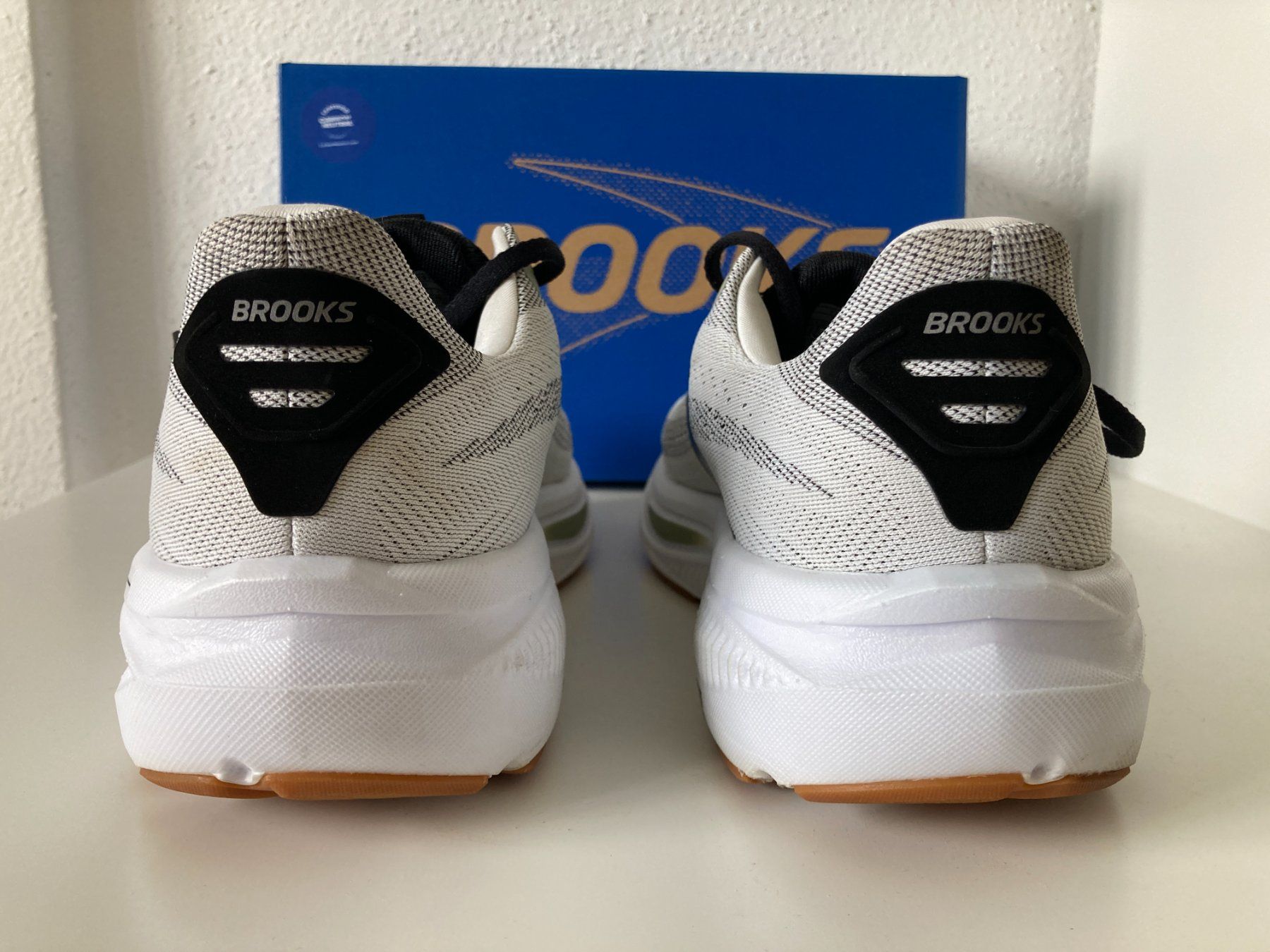 Brooks Herrenschuhe: Brooks Ghost 17 Hommes Taille 43 Blanc/Noir – Neu (gemäss Beschreibung) aus Biel/Bienne von almercaa 3