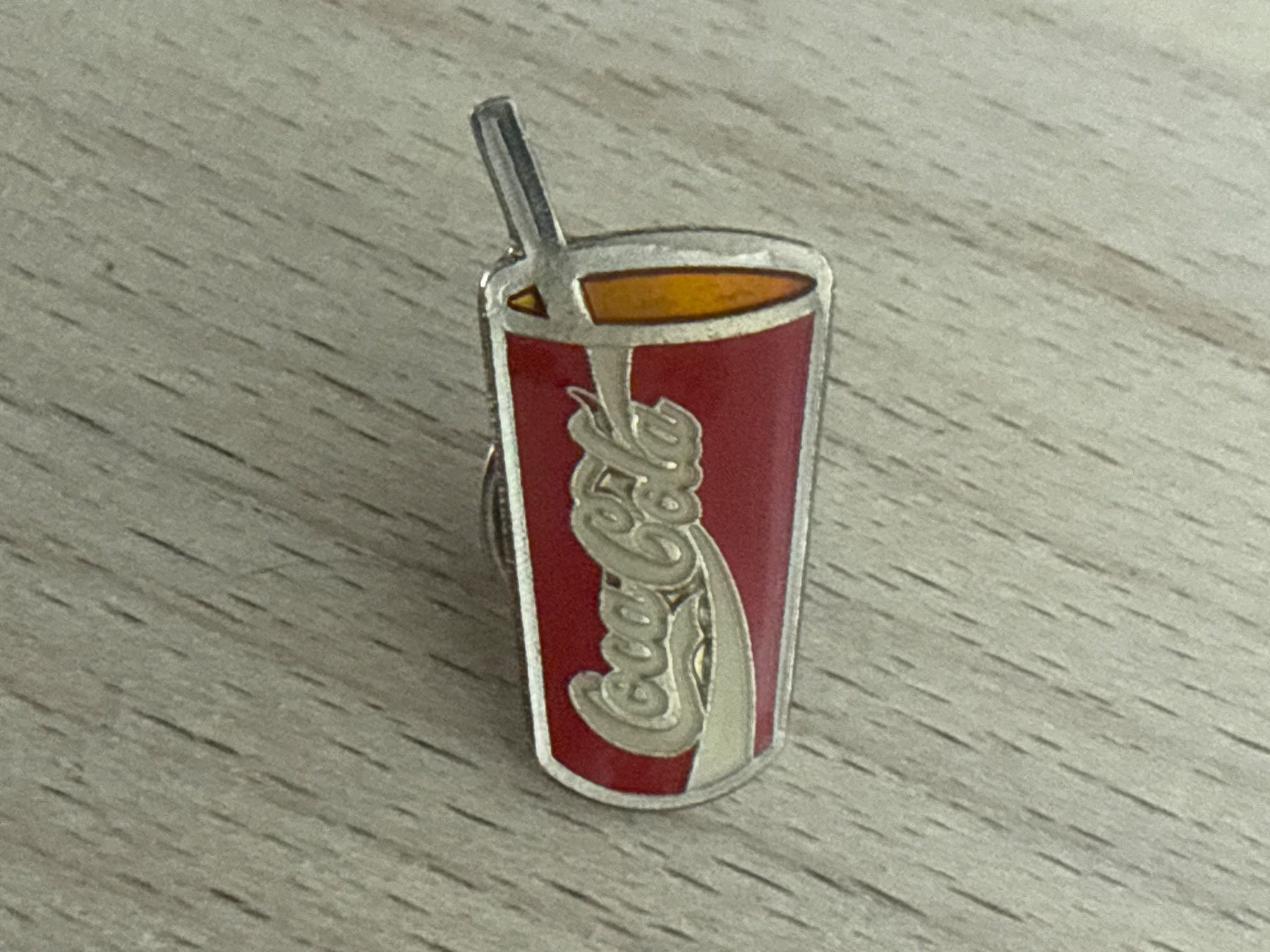Coca-Cola Placchette & Badge: Pin Coca-Cola – Usato da Glattbrugg venduto da Schweigmatt