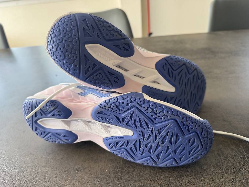 Scarpe da donna: Asics Hallenschuh Damen Grösse 42 – Usato da Wangen SZ venduto da CND1203 2