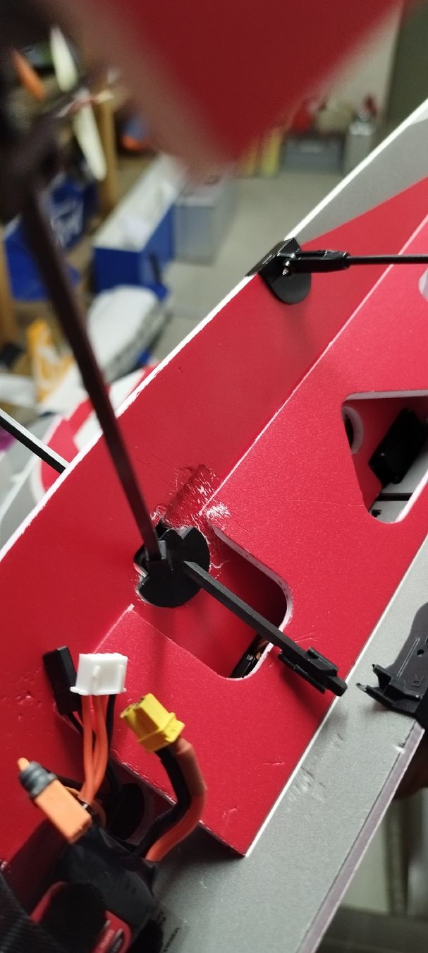 E-Flite RC Modellbau: Eratix – Defekt aus Grabs von firebird.91 3
