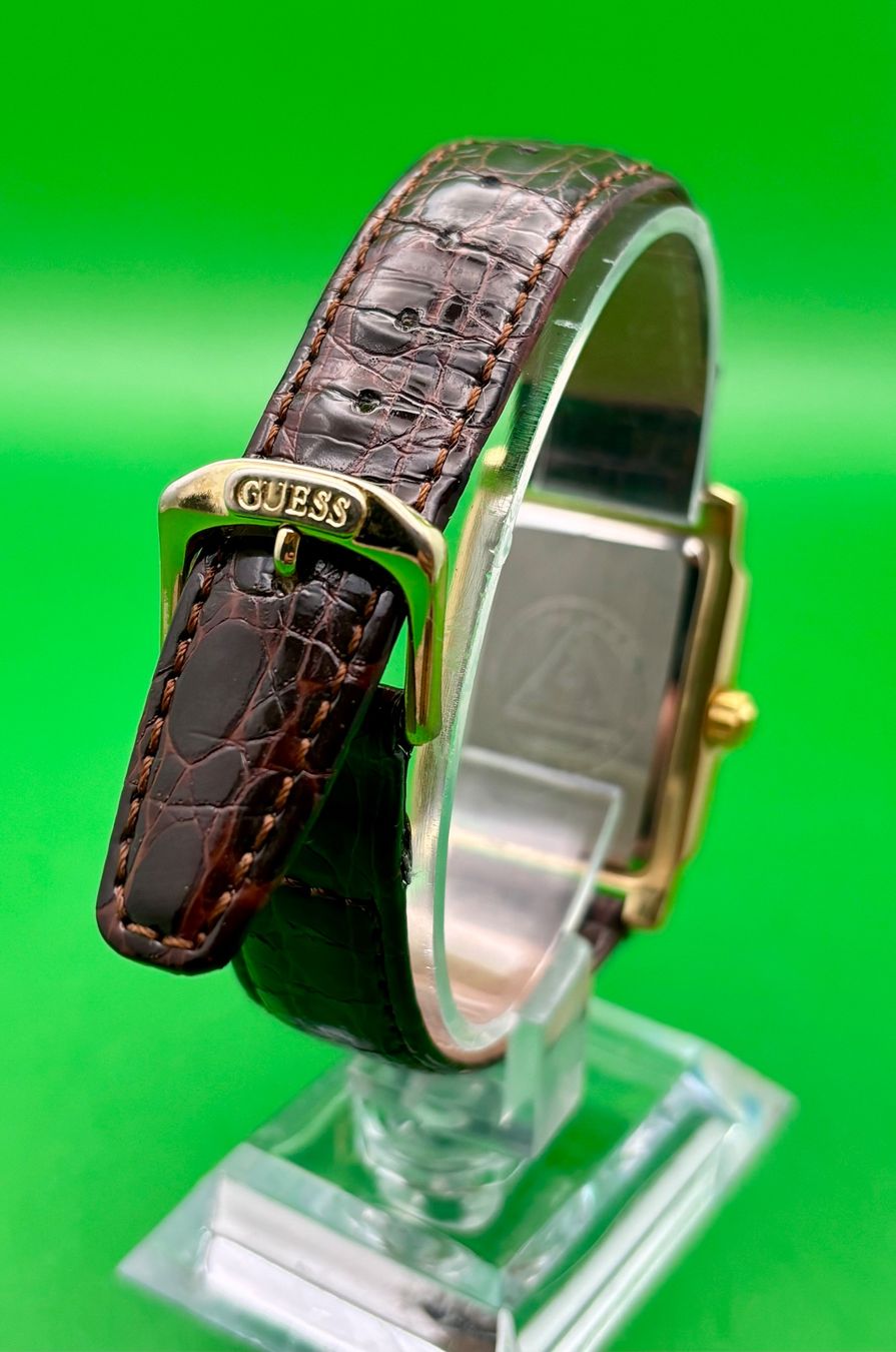 Guess Orologi: VINTAGE GUESS MIT ORGINAL ETUI – Usato da Rorschach venduto da ZeitWerk.10 8