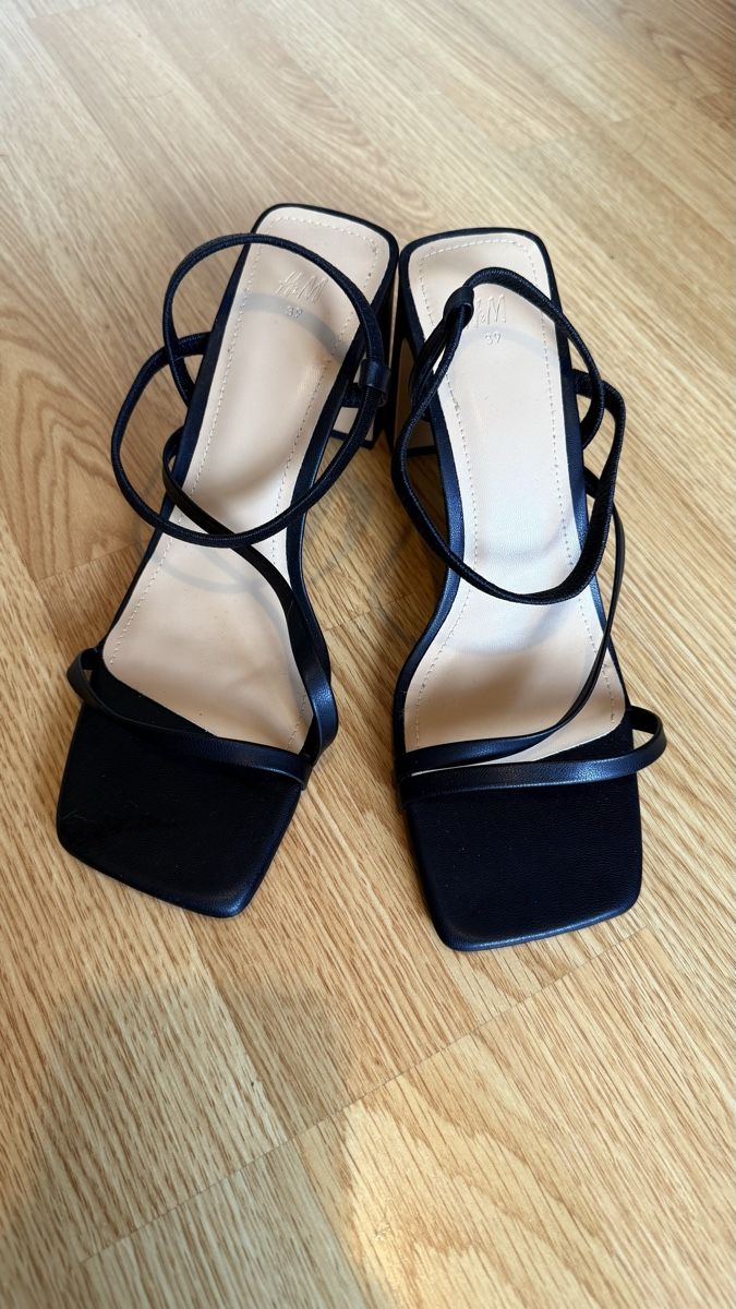 H&M Scarpe da donna: H&M Sandale 39 – Nuovo (secondo la descrizione) da Zürich venduto da amaguri 1