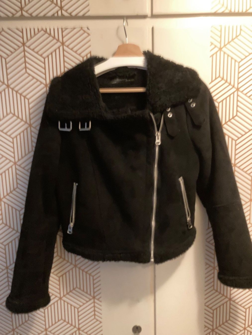 Zara Jacken: Zara Basic Bomberjacke, schwarz, Grösse L – Gebraucht aus Zürich von Gustavo_Bianco 1