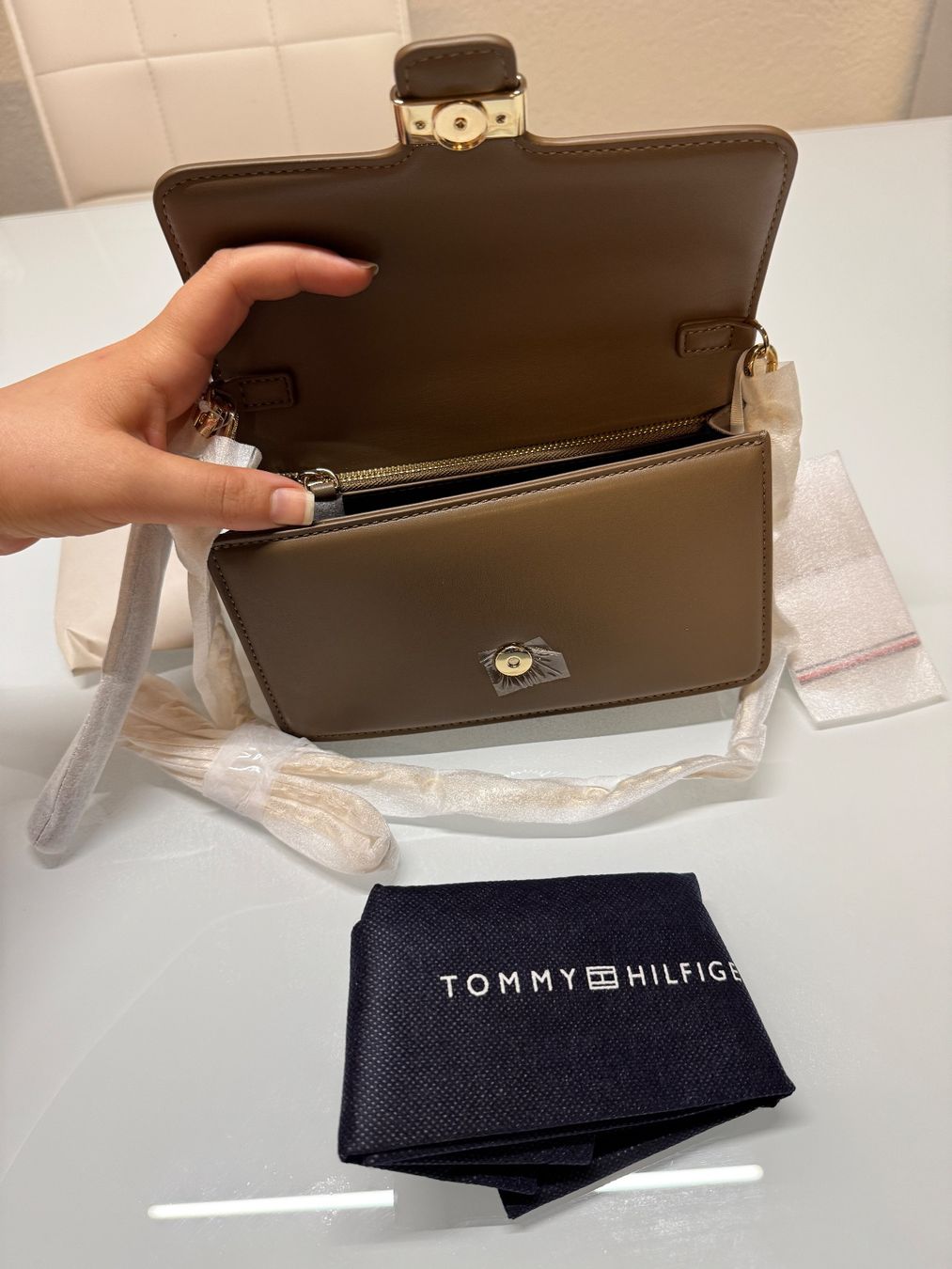 Tommy Hilfiger Borse da donna: Tommy Hilfiger handtasche – Nuovo e nell'imballaggio originale da Rotkreuz venduto da Brand-new11 4
