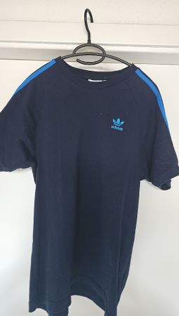 T-shirt Adidas bleu marine taille S