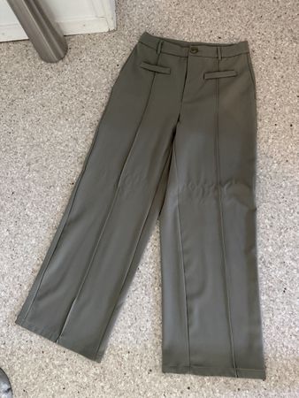 Hosen Damen weit Bein grau Grösse S neuwertig