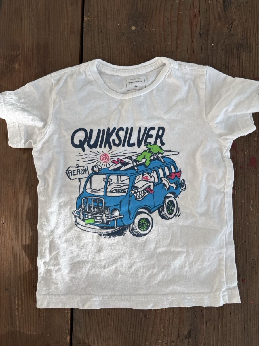 Quiksilver T-shirt: Quicksilver T Shirt 2 Stk Gr 104 – Usato da Mörschwil venduto da Mibasel 2