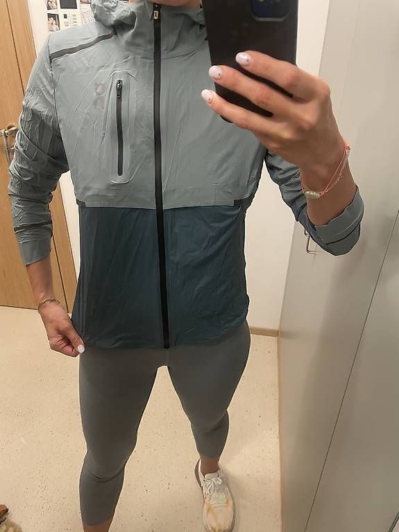 Jacken: On - Weather Jacket – Gebraucht aus Zürich von Kathikap