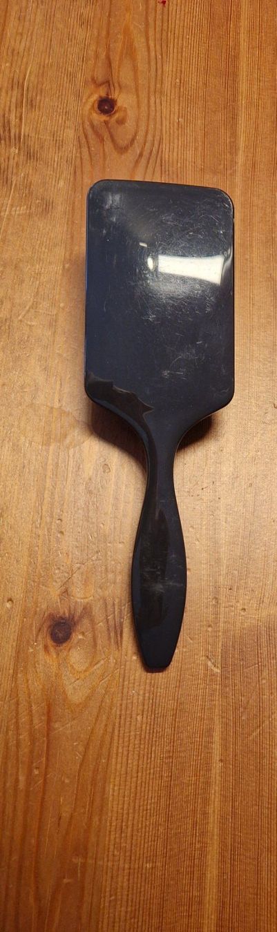 Altro per la cura dei capelli: Brosses à cheveux noires – Nuovo (secondo la descrizione) da Fleurier venduto da Tortue26 1